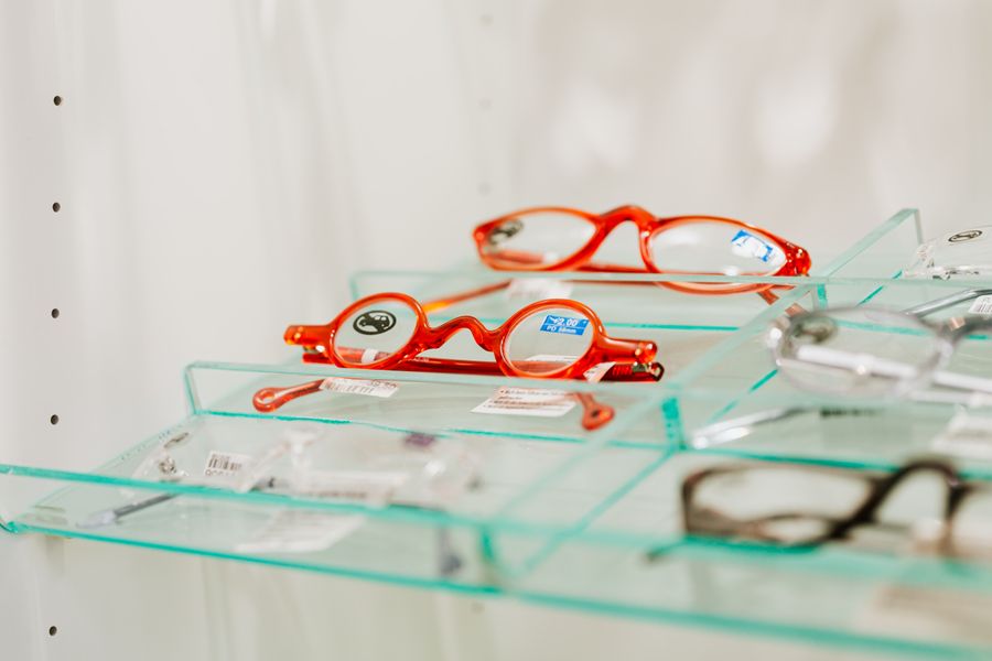 Female optical frames